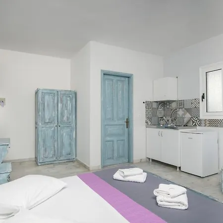 Tasos מלון דירות כריסי אמודיה