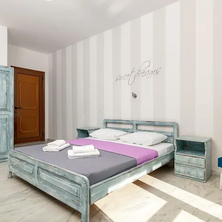 Oziomari Suites 3* Chrysi Ammoudia
